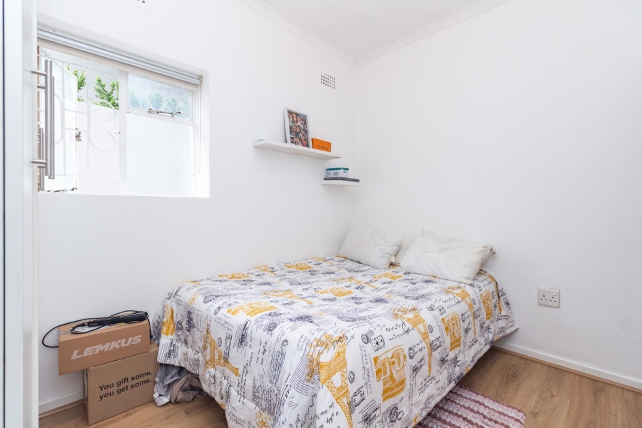 2 Bedroom Property for Sale in Vredehoek Western Cape